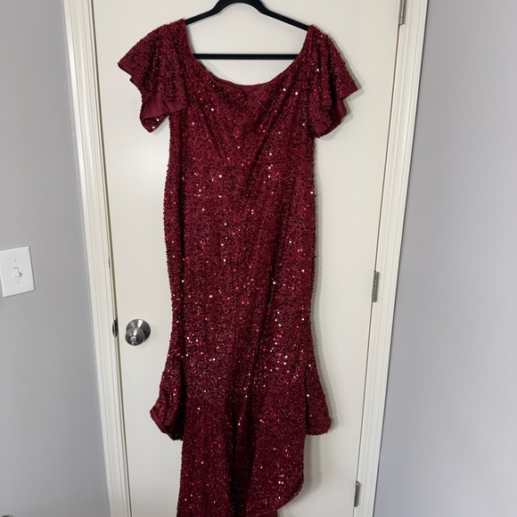 Giffniseti Burgundy High Low Sequin Gown Plus Size XL - Picture 7 of 11